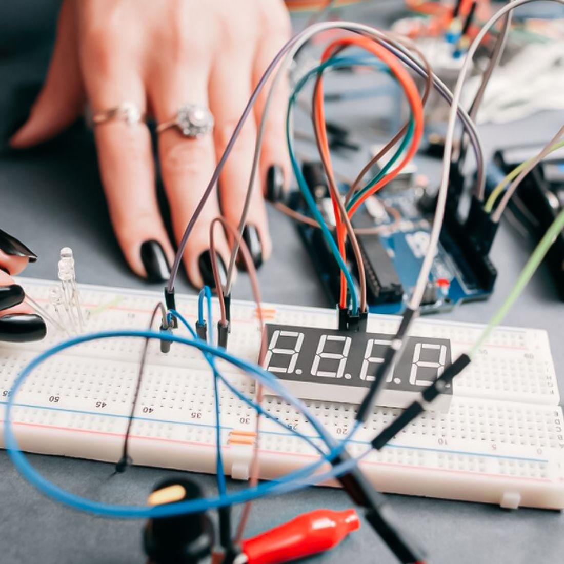 Elcart breadboard senza saldatura con retro adesivo, scheda prototipi con 830 contatti argentati, piastra componibile per circuiti sperimentali