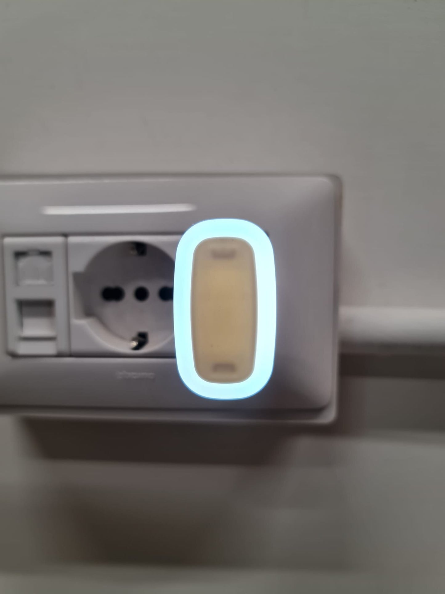 LinkLED Punto luce notturno a led, luce led da notte, led bianco con interruttore, luce notturna bambini