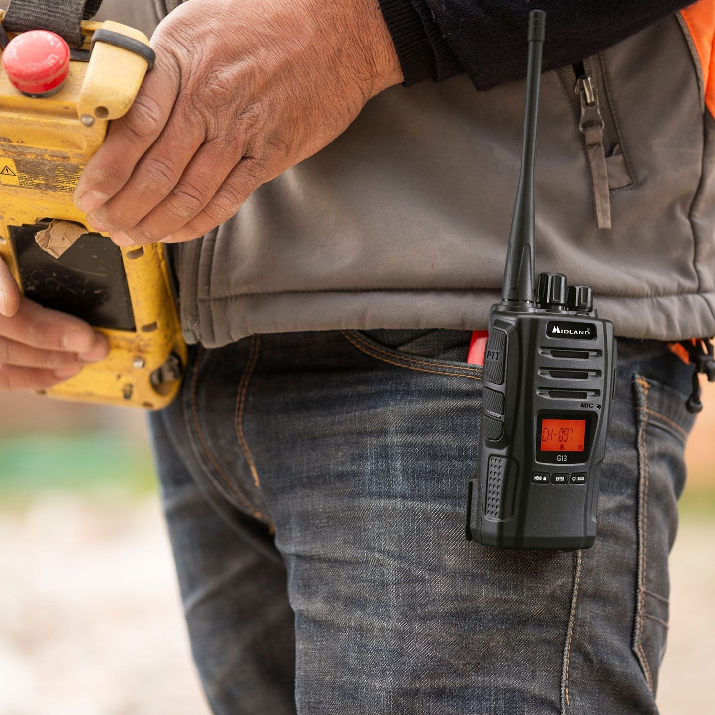 Midland G13 portable two-way radio, Walkie Talkie with 16 channels, IPX4 waterproof